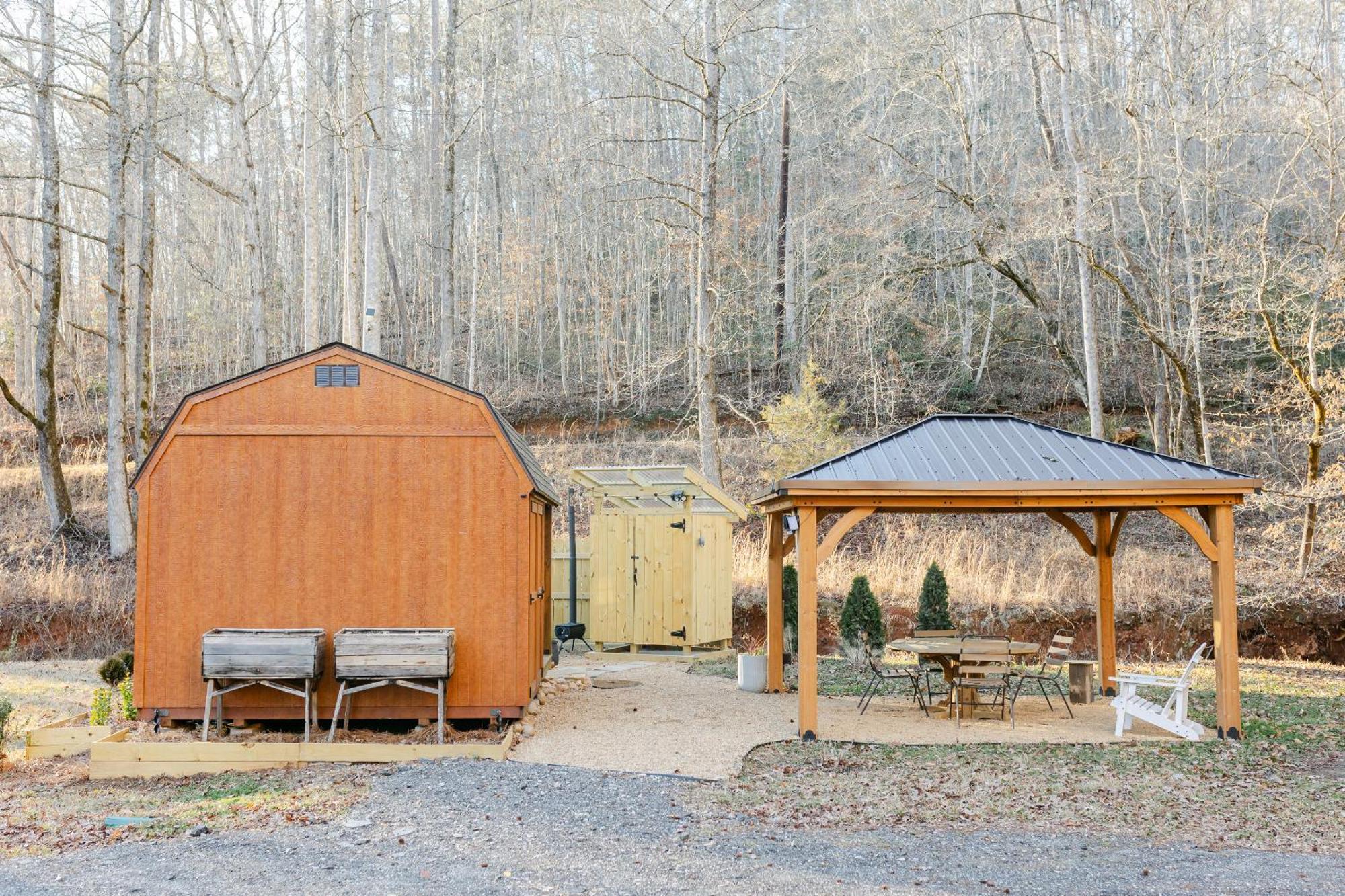Blythe Shoals Base Camp Hotel Cleveland Buitenkant foto